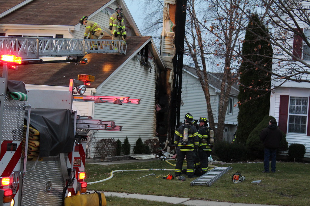 Mundelein, Illinois Working House Fire at 297 Bingham Lane… Flickr