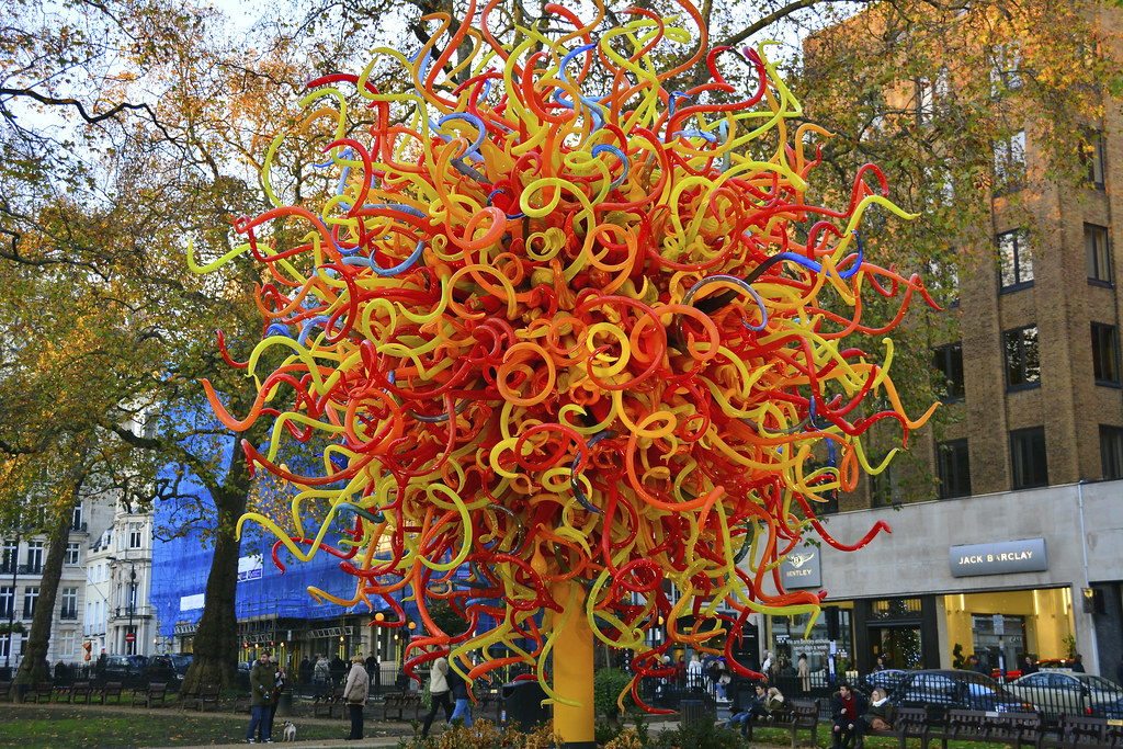London, Dale Chihuly "The Sun" Glass Sculpture London 612… Martin