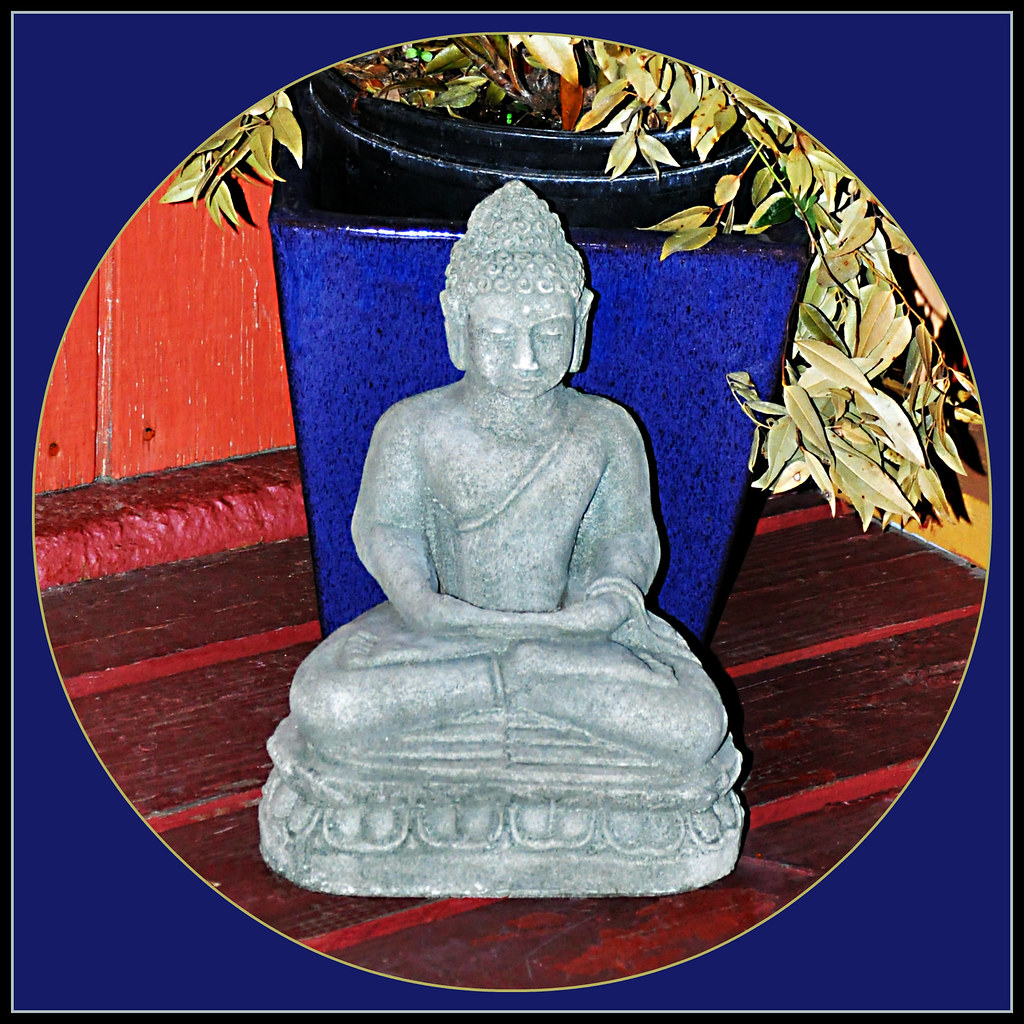 Buddha Statue on the Porch of the Buddhist Community Cente… Flickr