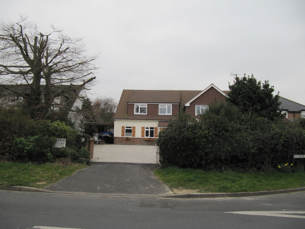 Newly renovated Elm Avenue, East Preston, West Sussex. Thi… Flickr