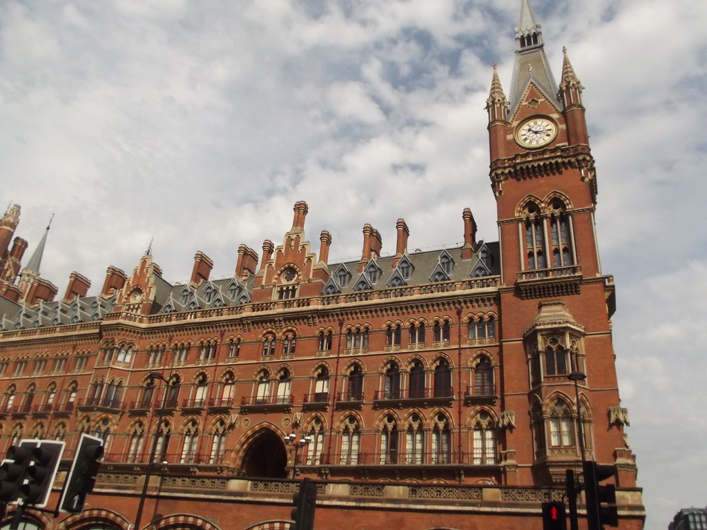 London St Pancras International Station On the Euston Road… Flickr