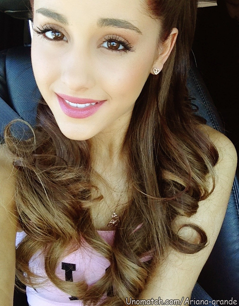 Ariana Grande ,cover photos ,Photobing,Celebrity,Hollywood,American