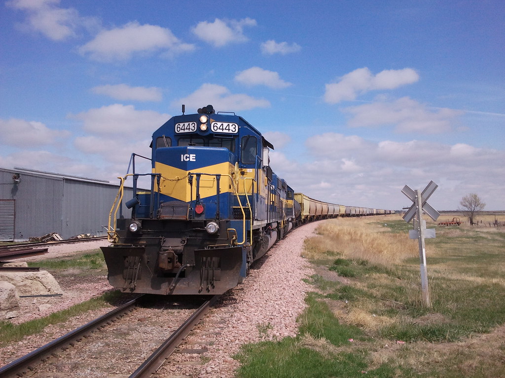 ICE 6443 Blunt SD 41812 April 2012 on Train B17 at Blunt… Flickr