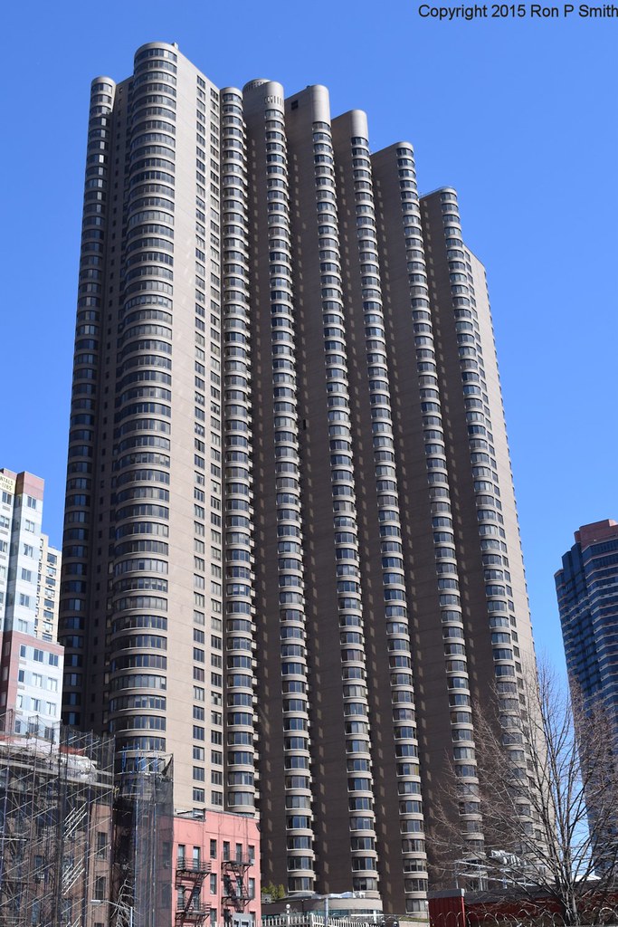 150404d545 Hirise apartment building at 2nd Avenue near E… Flickr