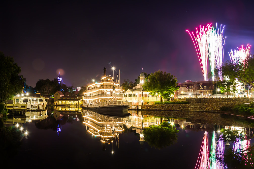 Fireworks Over The Liberty Belle Disney Expressed In Photography Flickr