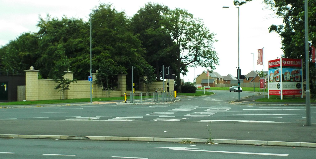 432 Summerhill Park, entrance, Thingwall Hall Drive Flickr