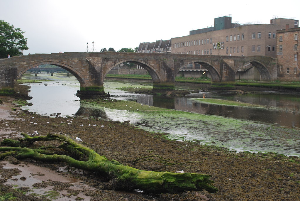 Auld Brig at low tide, Ayr John Campbell Flickr