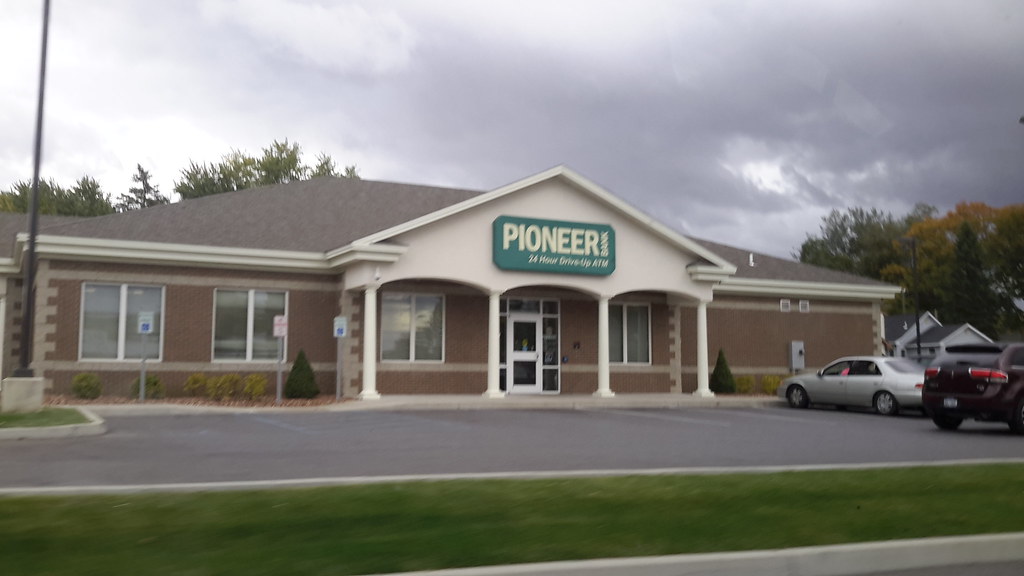 Pioneer Bank Schenectady, NY A Pioneer Bank branch at 18… Flickr