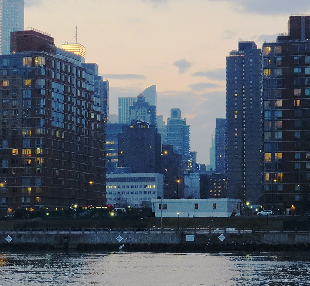 Ravenswood, Astoria, NY 20fb15_541 lotosleo Flickr