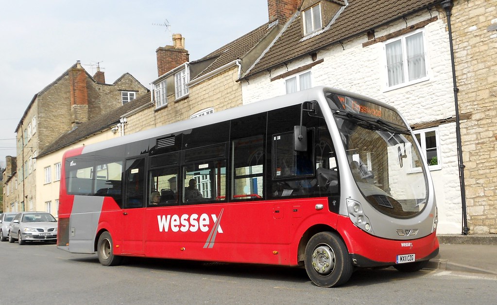 MX11CZG Wessex Wright Streetlite WF in Wotton Under Edge, … Flickr
