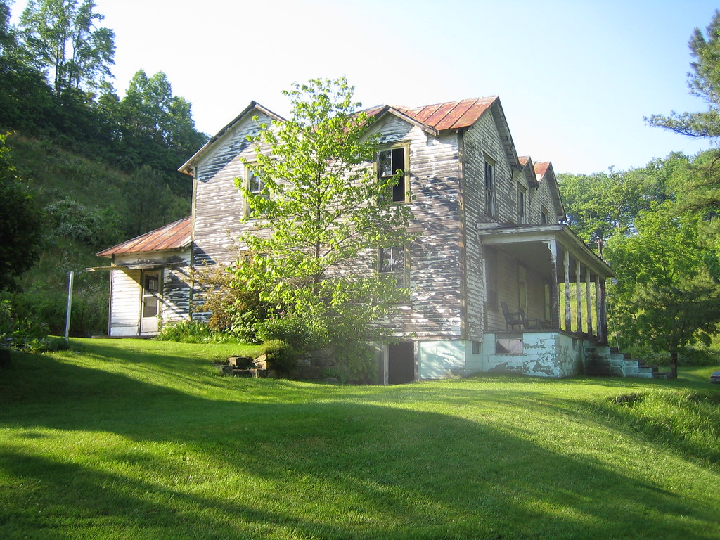 ghost house, coeburn, virginia oyabakamama Flickr
