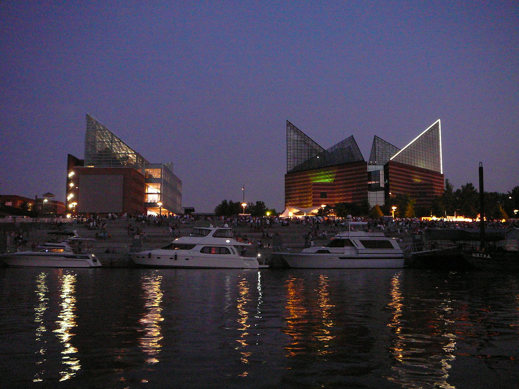 Aquarium after dark homethrumyeyes Flickr