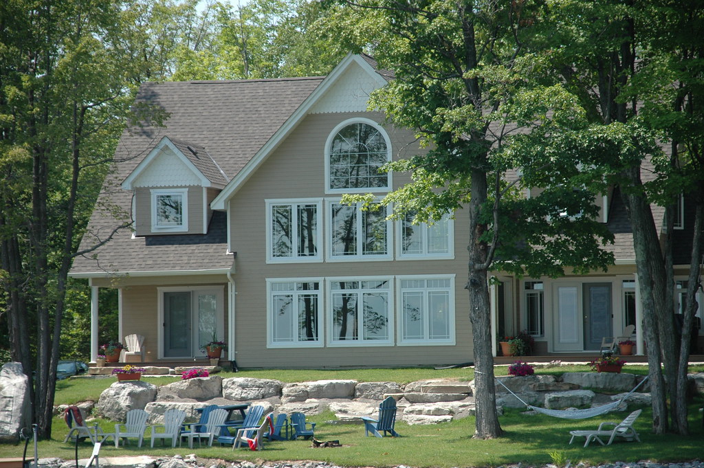 Cottage on Clear Lake, Kawarthas, Ontario Many cottages