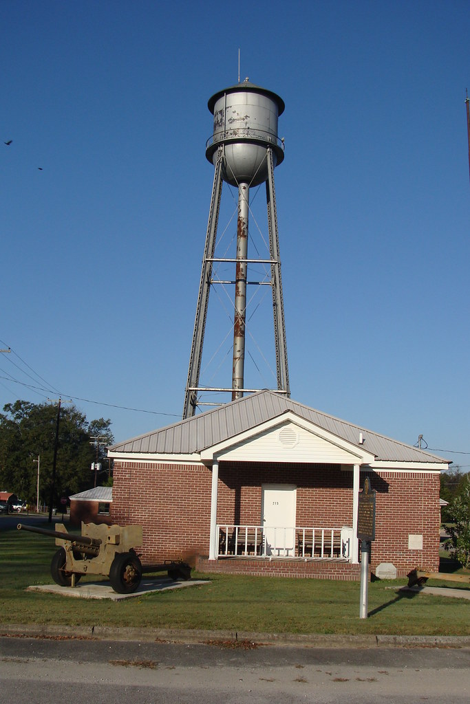 American Legion Post No, 58 and Water TowerCourtland, A… Flickr