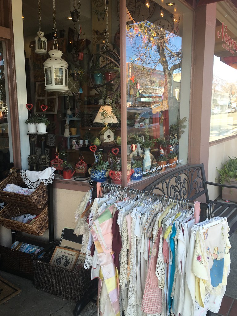 Benicia, antique shops, First Street Annie TanYee Flickr