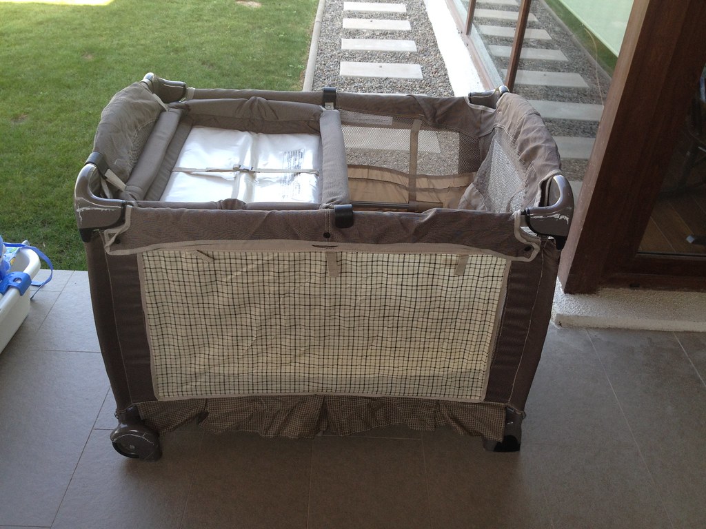 25.000 CLP Evenflo Pack N Play, and Diaper Change… Flickr