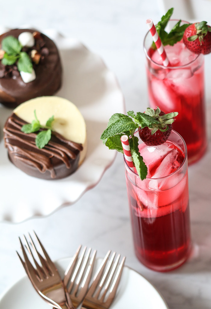 Hibiscus Iced Tea Cooler with vodka and mint leaves in tal… Flickr