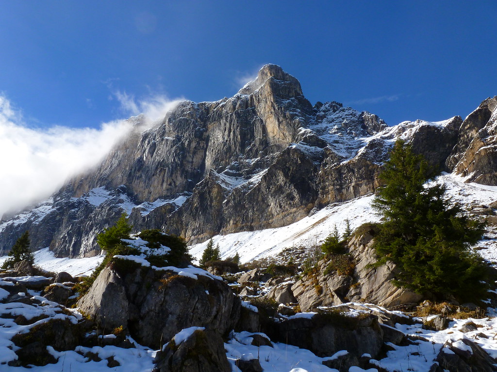 Pointe de Sales (2497) Impressionnante proue à l'extrémité… Flickr