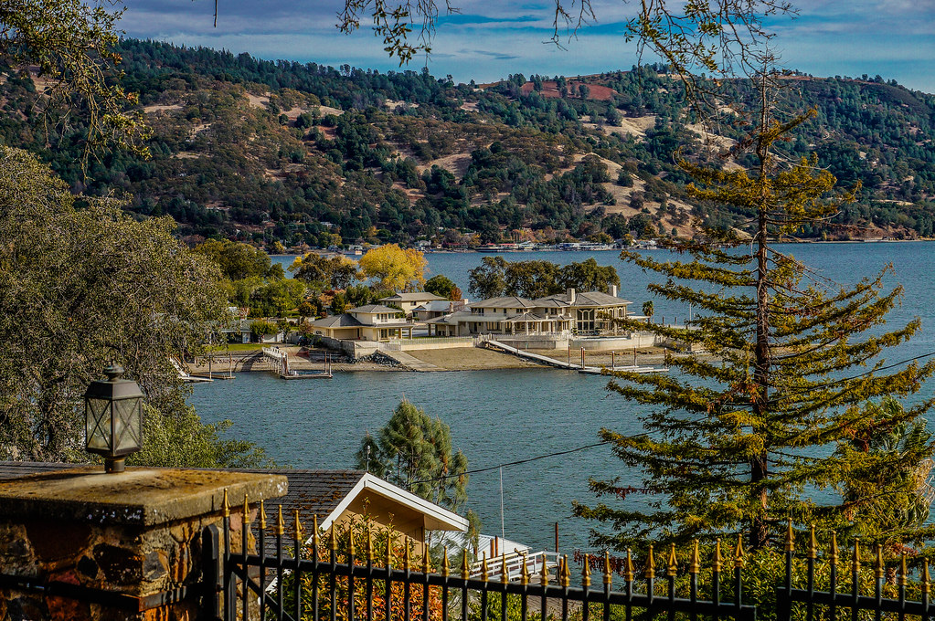 Lakeshore mansionDSC2304Clear Lake, Lake County, CA Flickr
