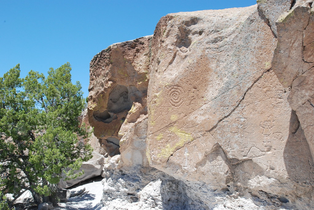 Petroglyphs Along the lower mesa, petroglyphs can be seen capn_krc