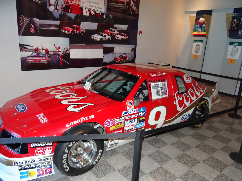 Bill Elliot's 1985 Ford Thunderbird This 1985 Thunderbird … Flickr