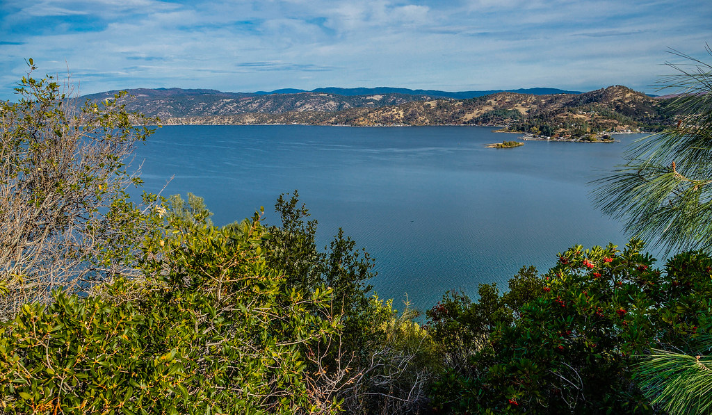 Clear Lake RiveraDSC2296Clear Lake, Lake County, CA Flickr