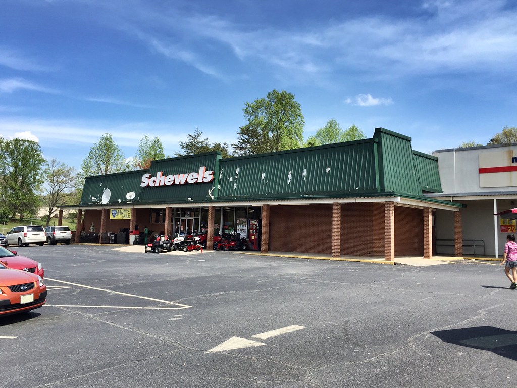 Schewels Furniture; former WinnDixie (Collinsville Shoppi… Flickr