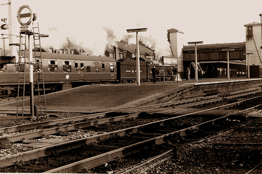 7029 CLUN CASTLE at Rock Ferry 1967 Rock Ferry station on … Flickr