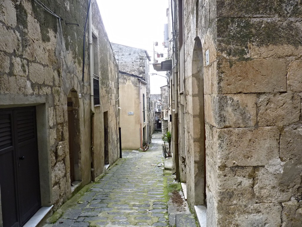 Mussomeli (Cl) Vicoli Mussomeli (Mussumeli in Sicilian) … Flickr