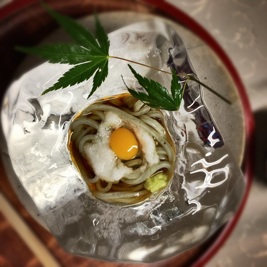 Tempura matsu homemade mugwort noodles with raw egg in h… Flickr