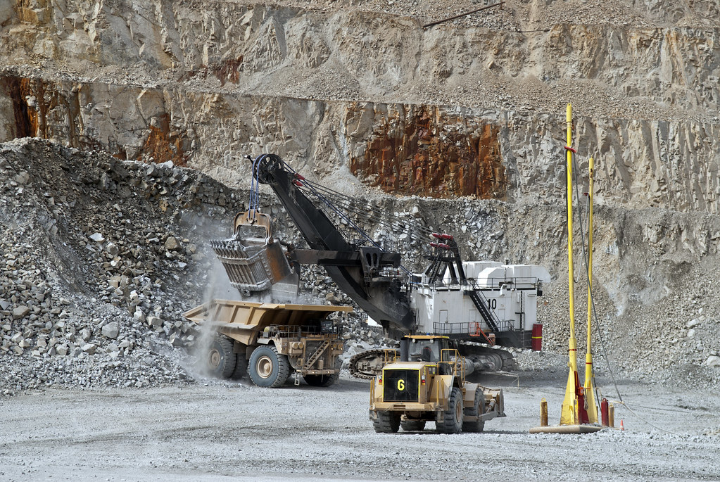 Getting a Load Bagdad Mine, Arizona Stan Celestian Flickr