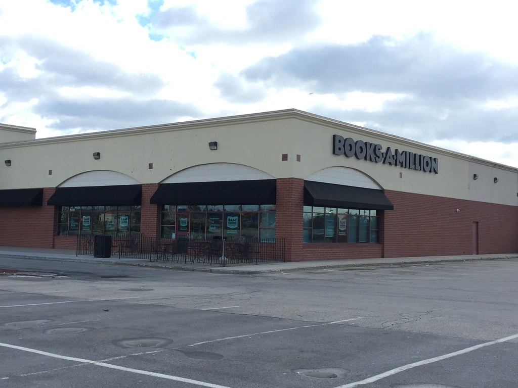 The Maine Mall South Portland, Maine BooksAMillion Flickr