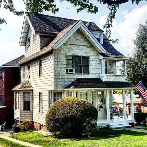 A house in Castleton_Corners. photography staten_islan… Flickr