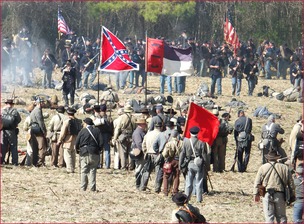 The National and Confederate Flags The Civil War Battle… Flickr