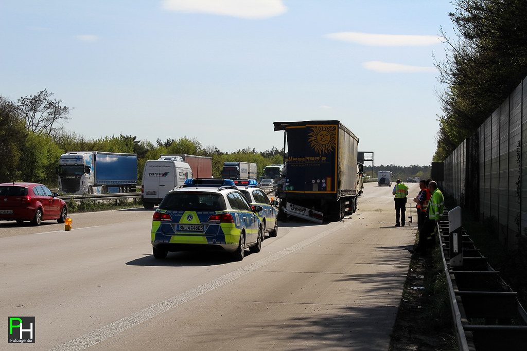 14.04.2015 Unfall A5 Kronau Flickr