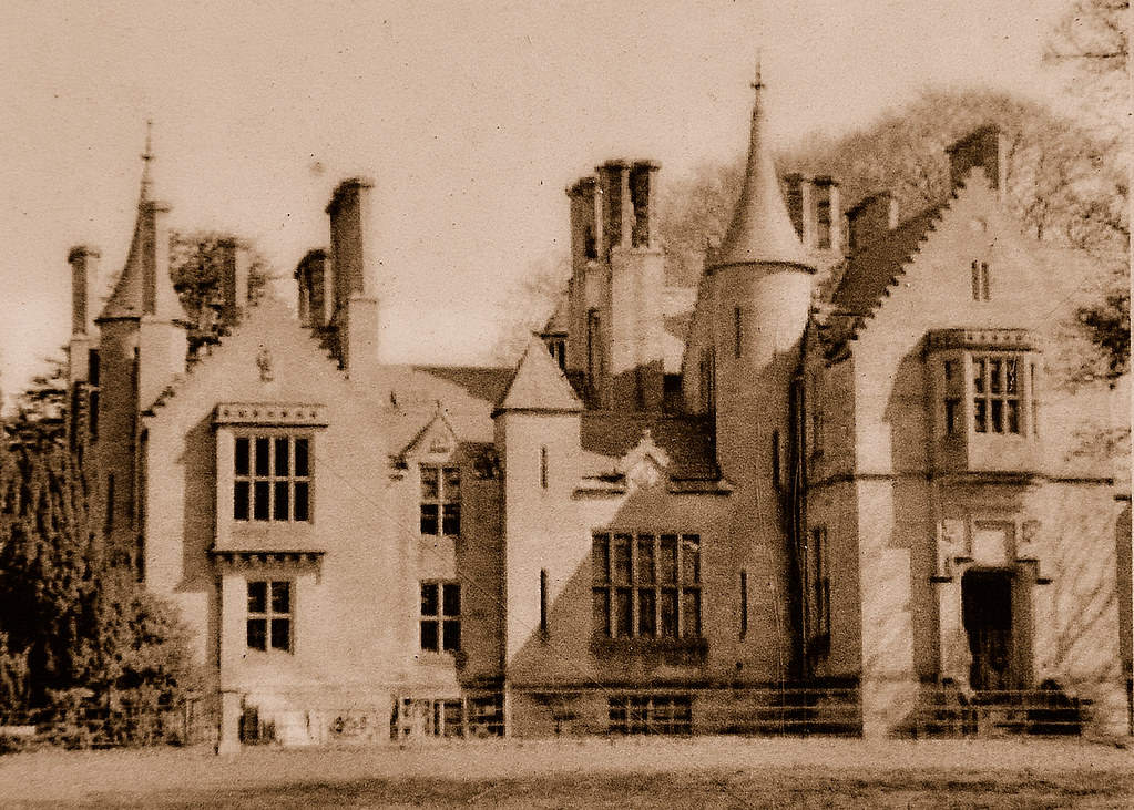 Old Photo of Original Milton Lockhart Clyde Walkway Signag… Flickr