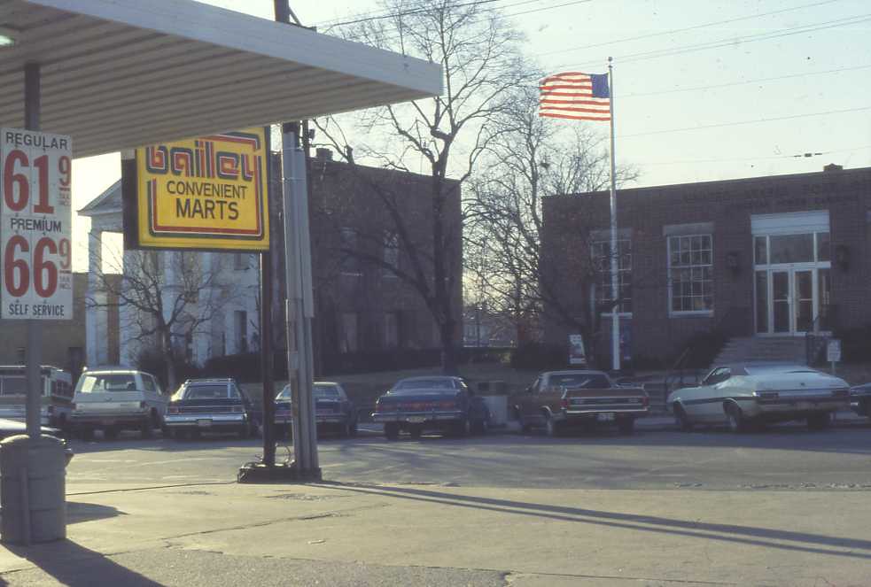 Louisburg NC 1978 Cheep gas E Franklin st at Main. P Offic… Flickr