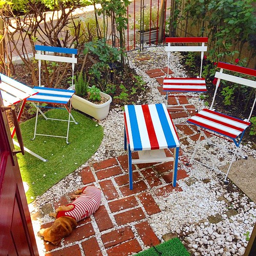 Garden furniture painting job is done ψ(`∇´)ψ ガーデンファニチャーのペ… Flickr