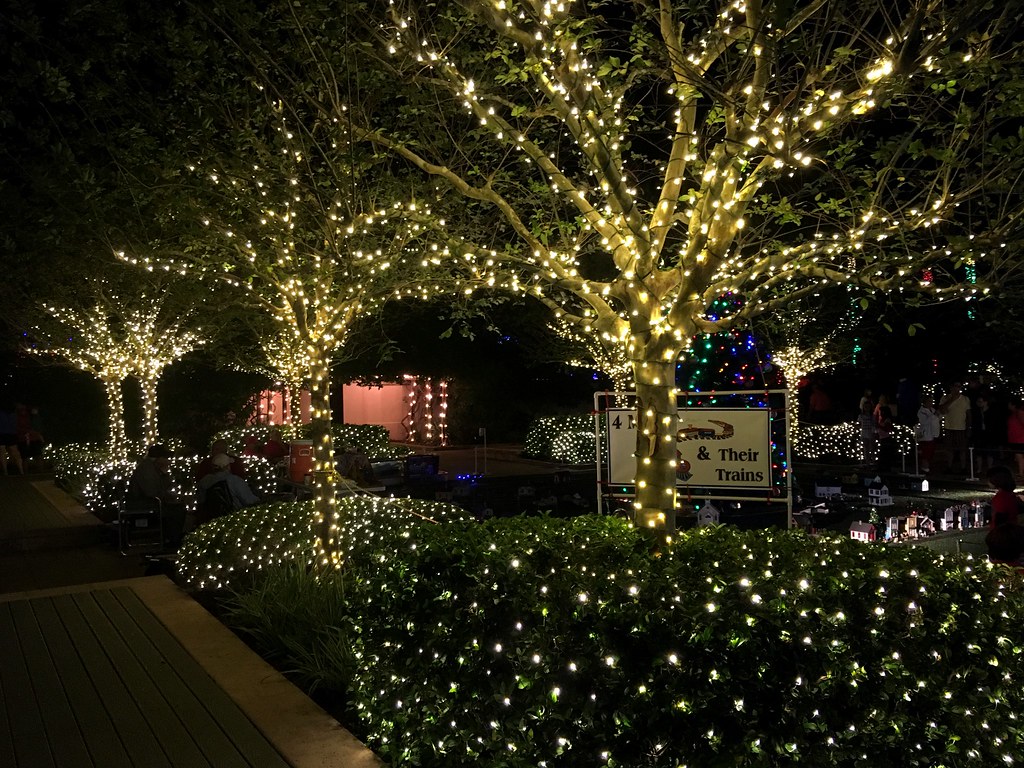 Largo Florida Botanical Gardens Holiday Lights in the … Flickr