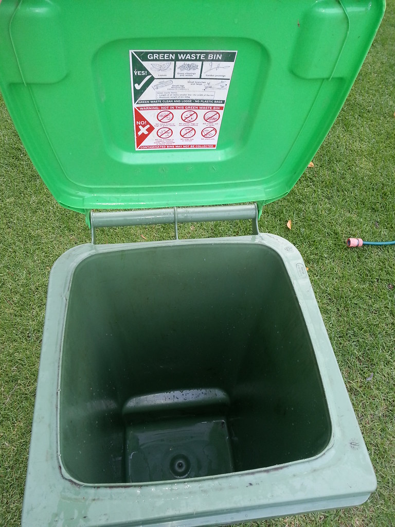 My new darebin 120L green waste bin!! Got this yesterday f… Flickr