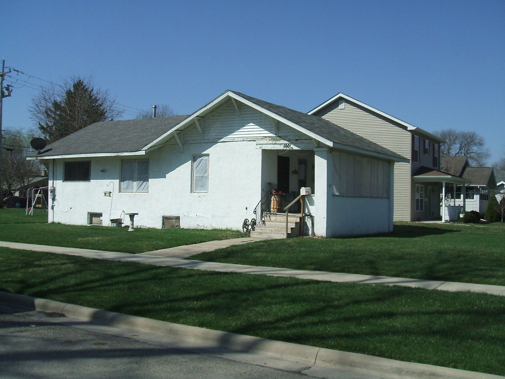 1001 W 6th St 2 Connie DickisonWoodhaven Lakes Realty, Sublette IL