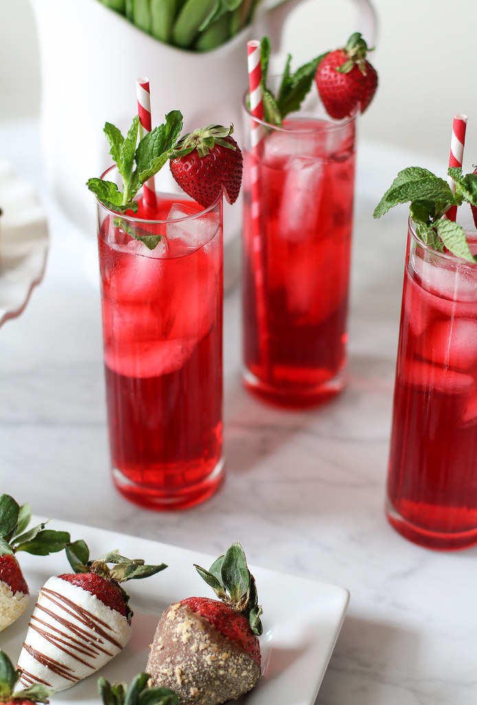 Hibiscus Iced Tea Cooler with vodka and mint leaves in tal… Flickr