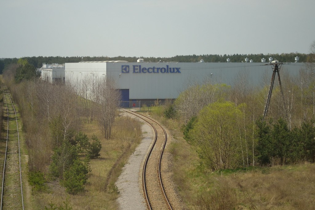 Electrolux warehouse at Siewierz, Poland cargo.cult Flickr