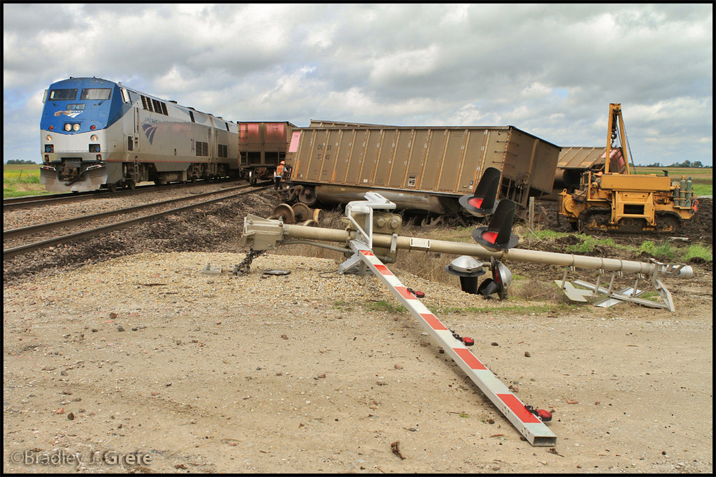 BNSF Derailment Osceola IA Amtrak CZ In the wee hours … Flickr