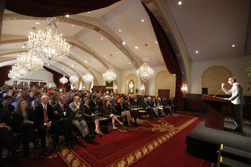 USC Provost Installation 5615 Photo by Steve Cohn USC