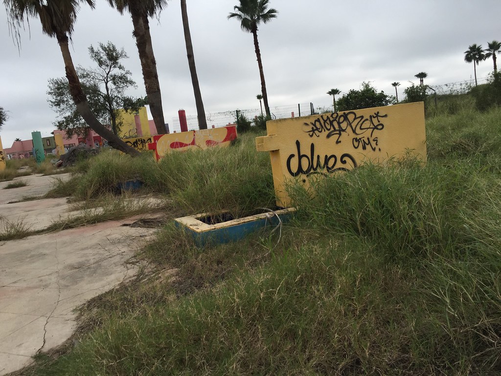 What's left of Super Splash water park in Edinburg, TX Flickr