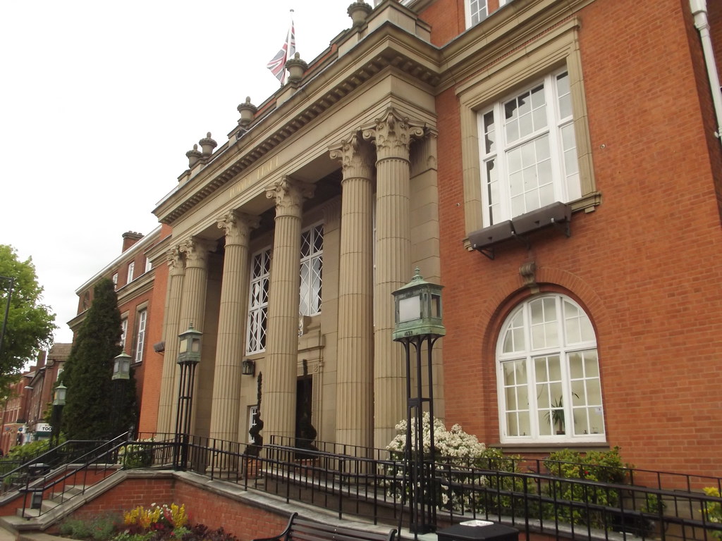 Nuneaton & Bedworth Borough Town Hall Coton Road, Nuneat… Flickr