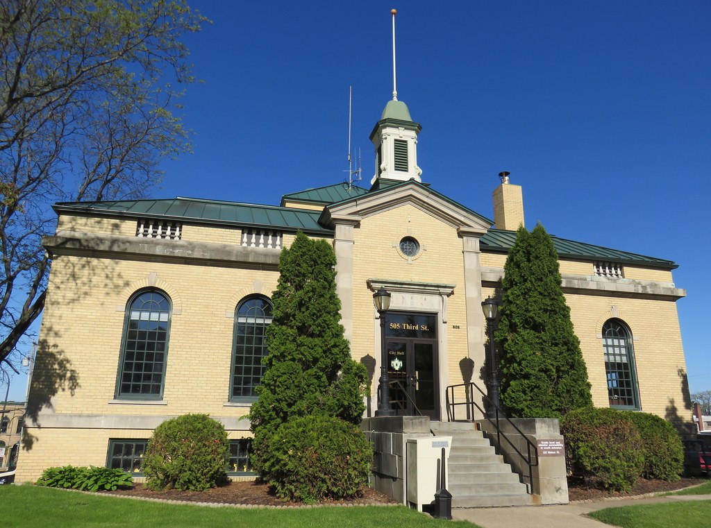 Hudson, Wisconsin City Hall Hudson is located on the Saint… Flickr
