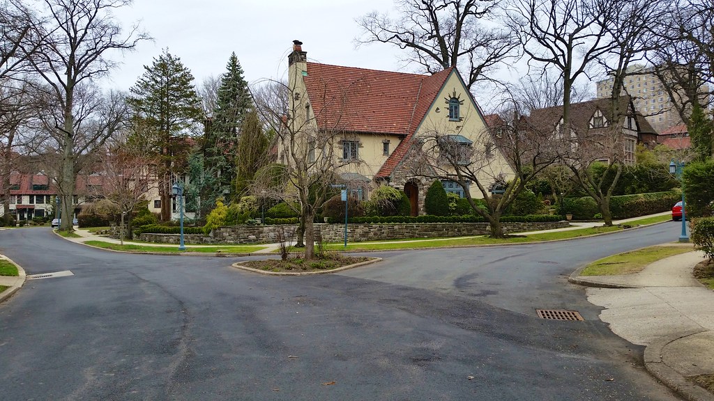 Underwood Road In Forest Hills Gardens, Queens. Joe Shlabotnik Flickr
