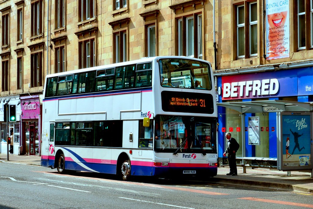 First Bus W898 VLN in Cathcart Road, Glasgow 2016 Flickr